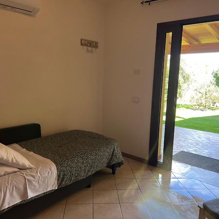 Agriturismo Il Giardino Degli Olivi Appartamenti กาส์ตีจลิโอเน เดลลา เปสกายา ภายนอก รูปภาพ