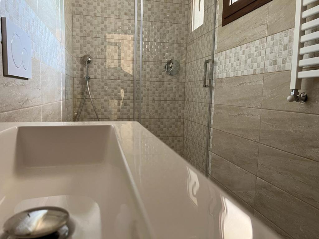 Agriturismo Il Giardino Degli Olivi Appartamenti กาส์ตีจลิโอเน เดลลา เปสกายา ภายนอก รูปภาพ