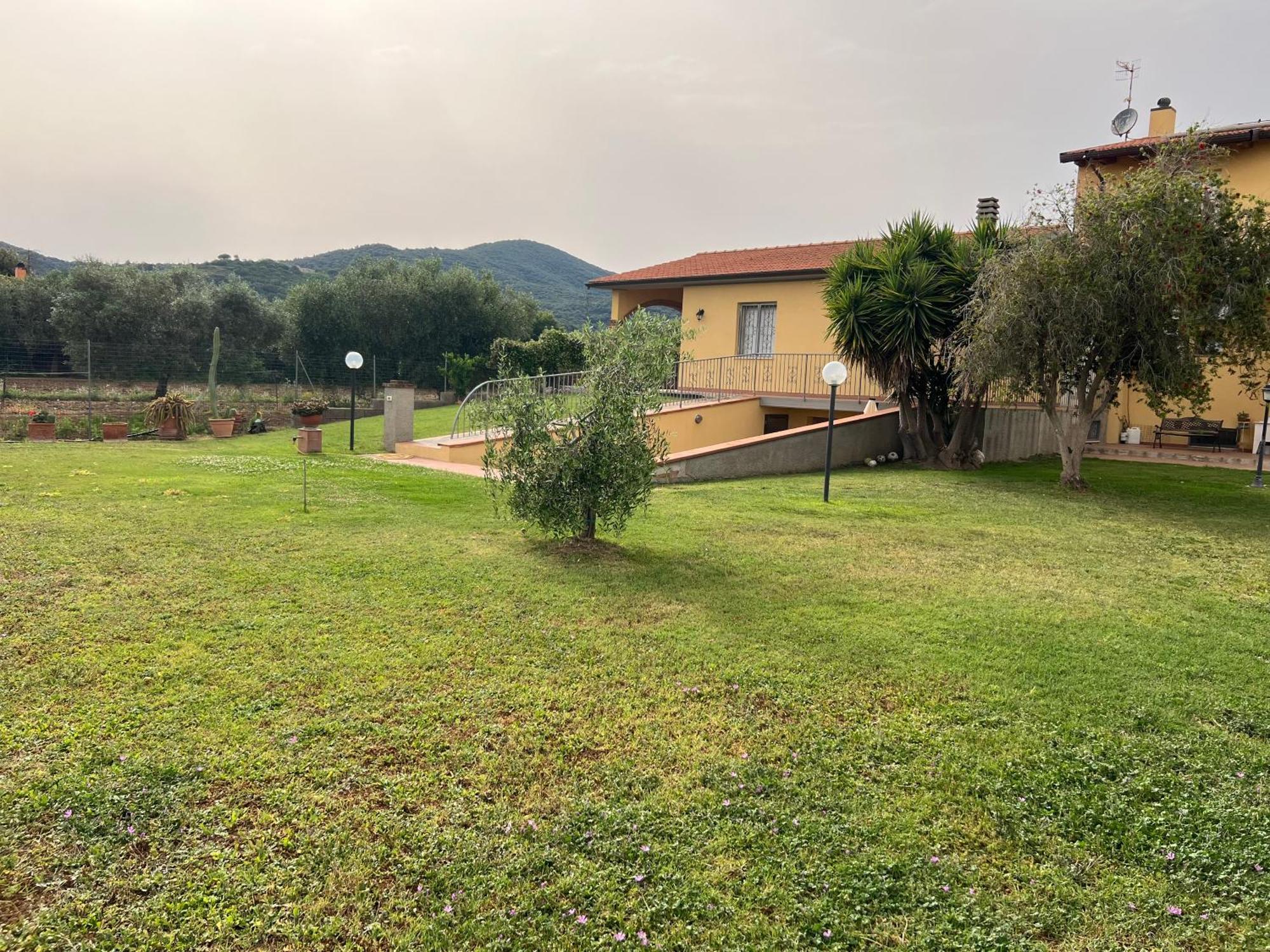 Agriturismo Il Giardino Degli Olivi Appartamenti กาส์ตีจลิโอเน เดลลา เปสกายา ภายนอก รูปภาพ